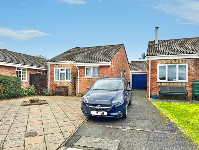 2 Bedroom Detached Bungalow For Sale In Salway Gardens, Axminster, EX13