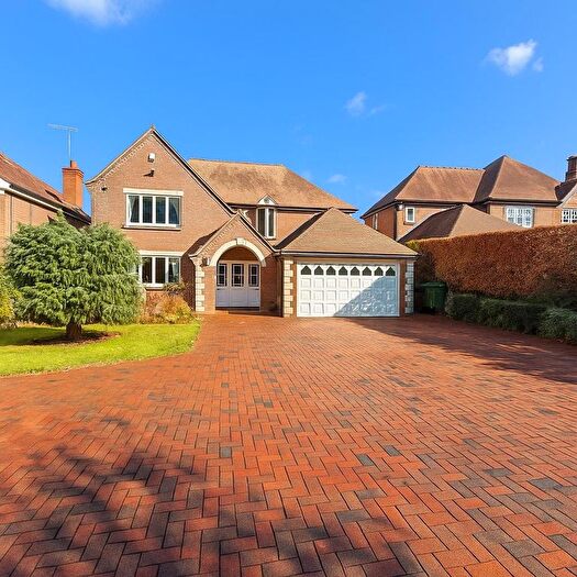 4 Bedroom Detached House To Rent In New Penkridge Road, Cannock, WS11