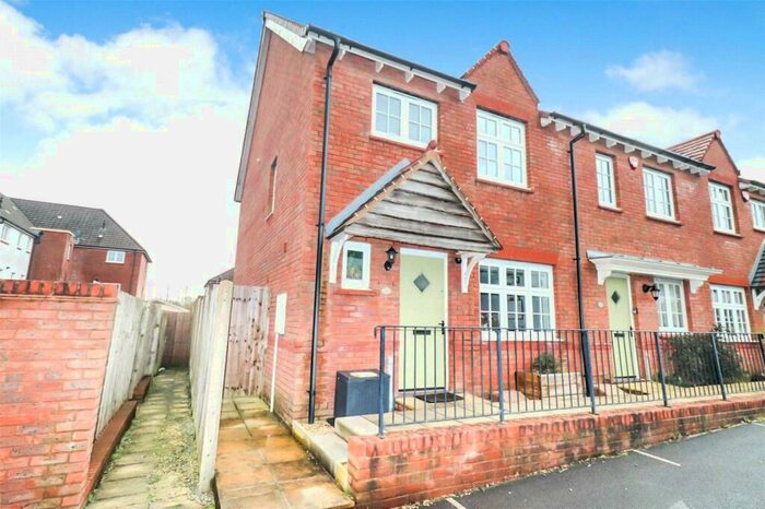 3 Bedroom End Of Terrace House To Rent In Holsworthy, Devon, EX22