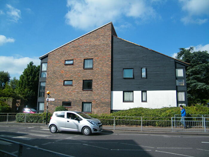 2 Bedroom Flat To Rent In Radstocks, Billericay, CM12