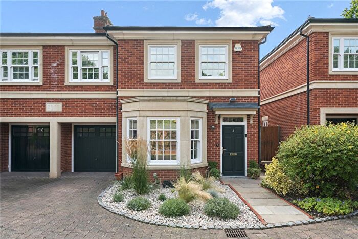 4 Bedroom Detached House For Sale In Regency Gardens, Weybridge, Surrey, KT13