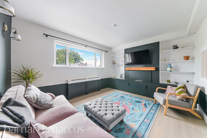 2 Bedroom Maisonette To Rent In Morden Court, Morden, SM4