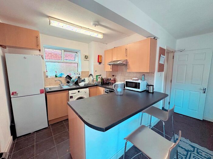5 Bedroom Property To Rent In Gipsy Lane, Headington, Oxford, OX3
