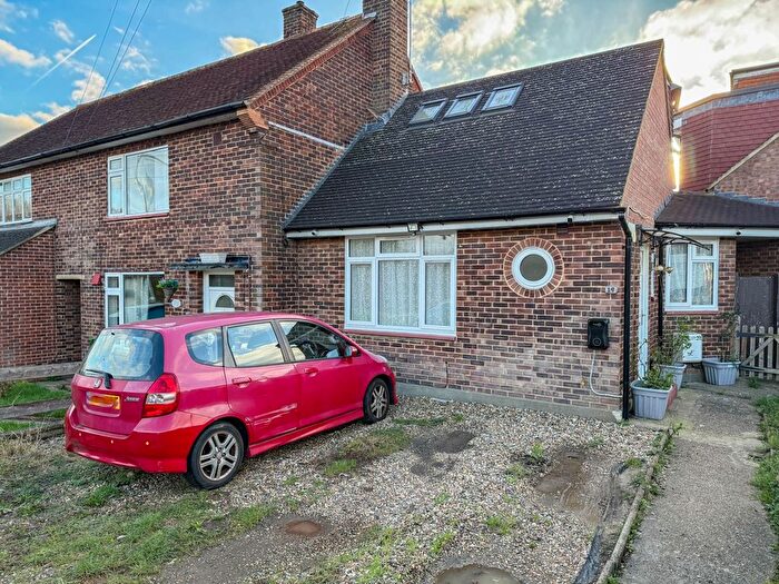 2 Bedroom Bungalow For Sale In Hayling Road, Watford, WD19