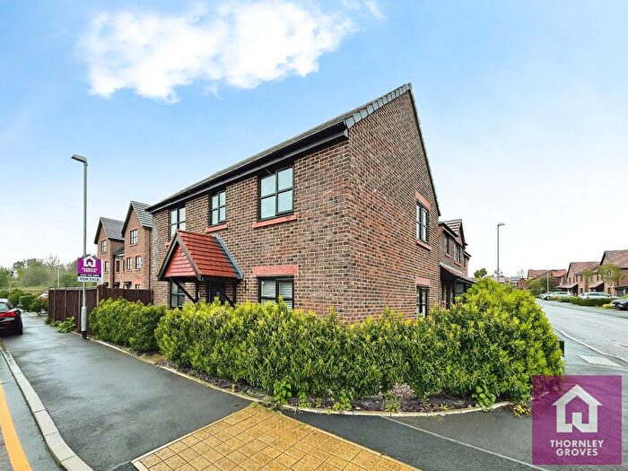 3 Bedroom Detached House For Sale In Campbell Road, Swinton, M27