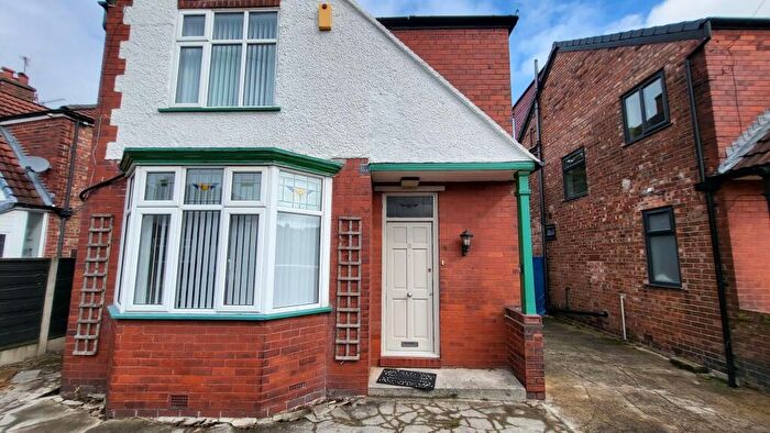 4 Bedroom Semi-Detached House To Rent In Lees Hall Crescent, M14