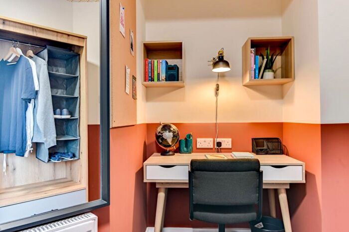 4 Bedroom House To Rent In Eastover Grove, Bath, BA2