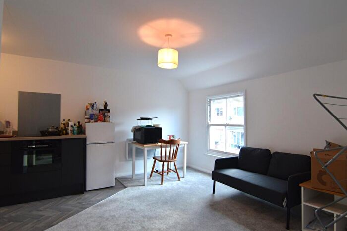 2 Bedroom Flat To Rent In Sea View Street, Cleethorpes, DN35