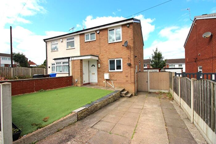 3 Bedroom House To Rent In Lytton Avenue, Sheffield, S5