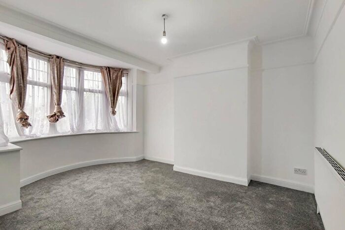 3 Bedroom House To Rent In Beechwood Gardens, Ealing, London, NW10