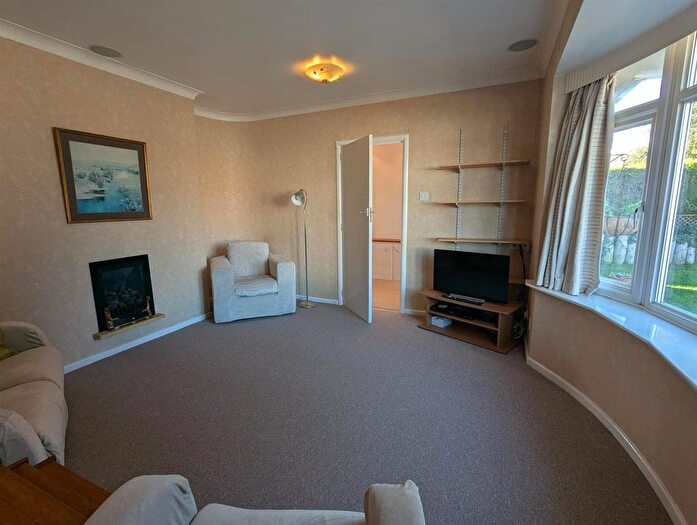 2 Bedroom Detached Bungalow For Sale In Hill Street, Sandown, PO36