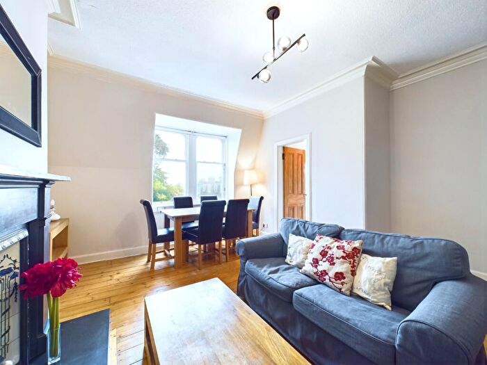 2 Bedroom Apartment To Rent In Westhall Gardens, Bruntsfield, Edinburgh, EH10