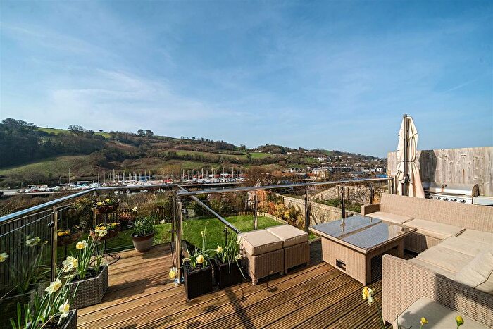 4 Bedroom Detached House For Sale In Sparkhays Drive, Totnes, TQ9