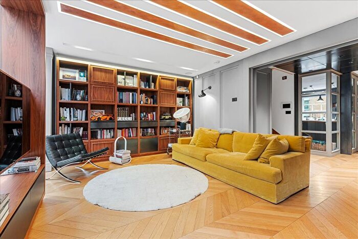 4 Bedroom Town House To Rent In Vicarage Gate, London, W8