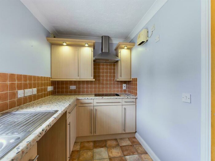 2 Bedroom Apartment To Rent In Arthurs Close, Bristol, BS16
