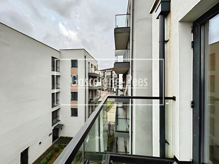 1 Bedroom Apartment To Rent In Savoy Place, Farnborough, GU14