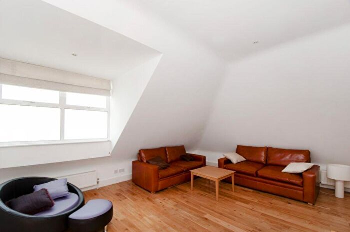 1 Bedroom Flat To Rent In Hayes Crescent, Temple Fortune, NW1