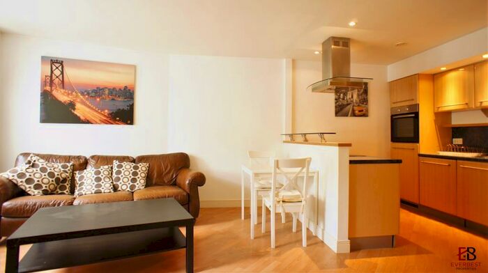 2 Bedroom Apartment To Rent In City Gate, Bath Lane, Newcastle Upon Tyne, NE1
