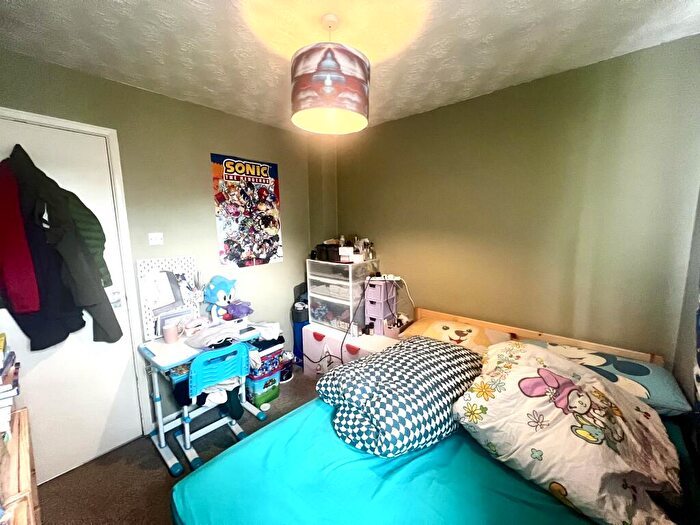 2 Bedroom House To Rent In Chandlers Close, Wantage, OX12