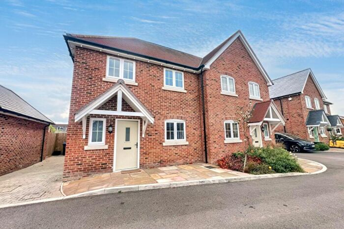 3 Bedroom Semi-Detached House To Rent In Woodfalls, SP5