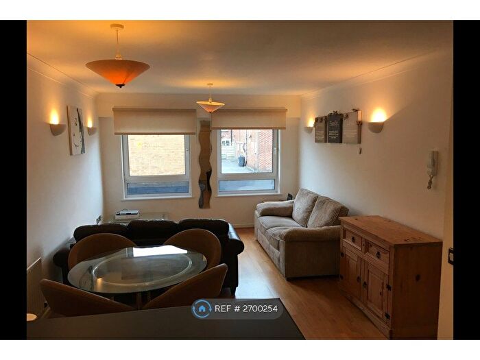 2 Bedroom Flat To Rent In School Lane, Manchester, M20