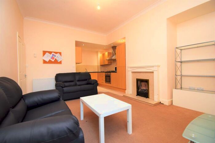 3 Bedroom Flat To Rent In Hazelwood Avenue, Jesmond, Newcastle Upon Tyne, NE2