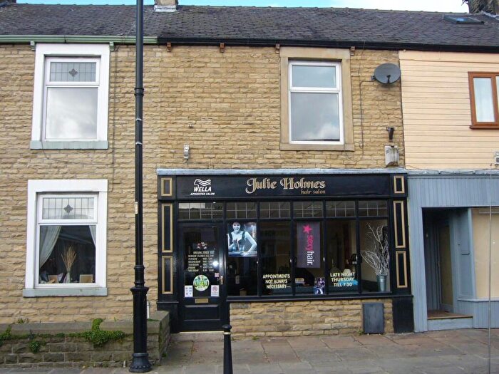 2 Bedroom Flat To Rent In Victoria Road, Earby, BB18