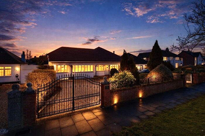 3 Bedroom Parking For Sale In Liverpool Road, Southport, Merseyside, PR8