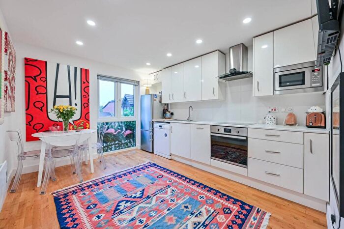 2 Bedroom Flat To Rent In Sterling Gardens, , New Cross, London, SE14