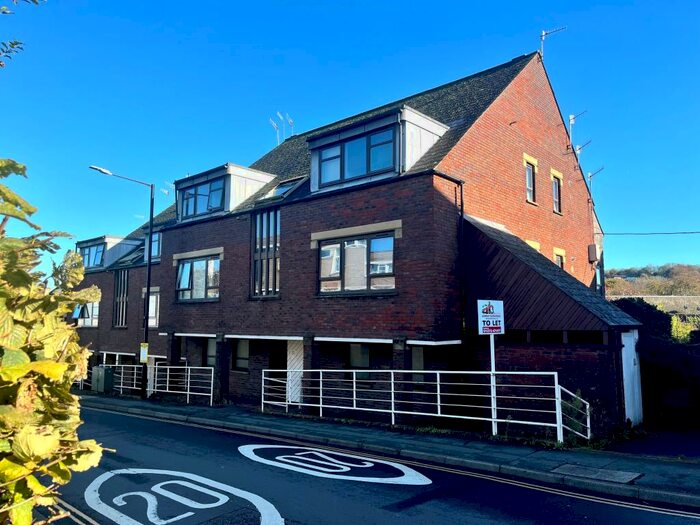 2 Bedroom Flat To Rent In North Street, Lewes, BN7