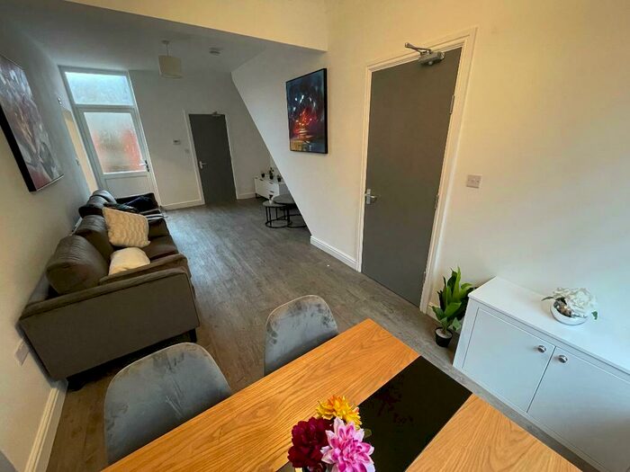 5 Bedroom End Of Terrace House To Rent In Marcus Grove, Rusholme, Manchester, M14