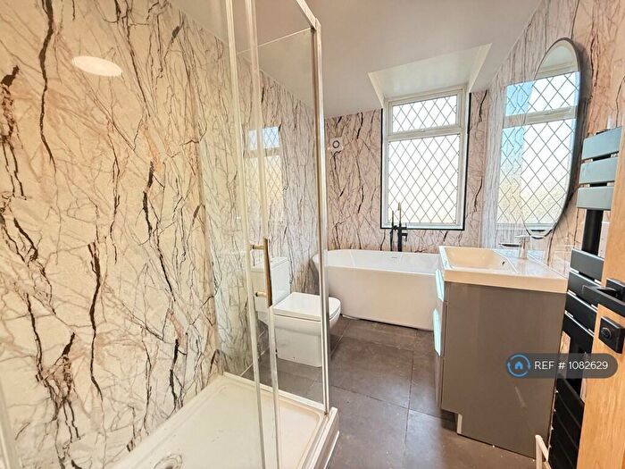 3 Bedroom Semi Detached House To Rent In Church Street, Littleborough, OL15