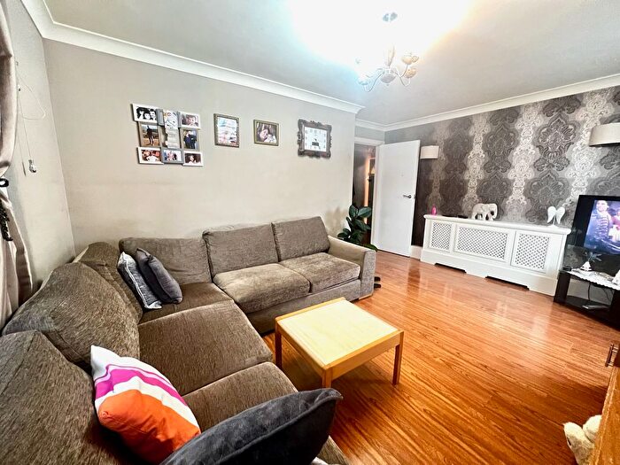 1 Bedroom Flat To Rent In Queens Road West, London, E13