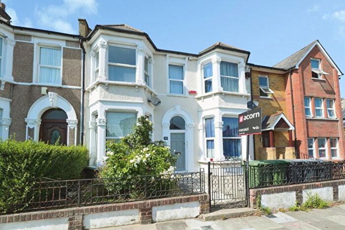 1 Bedroom Terraced House For Sale In Sandhurst Road, London, SE6