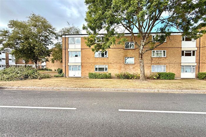 2 Bedroom Flat For Sale In Wordsworth, Bracknell, Bracknell Forest, RG12