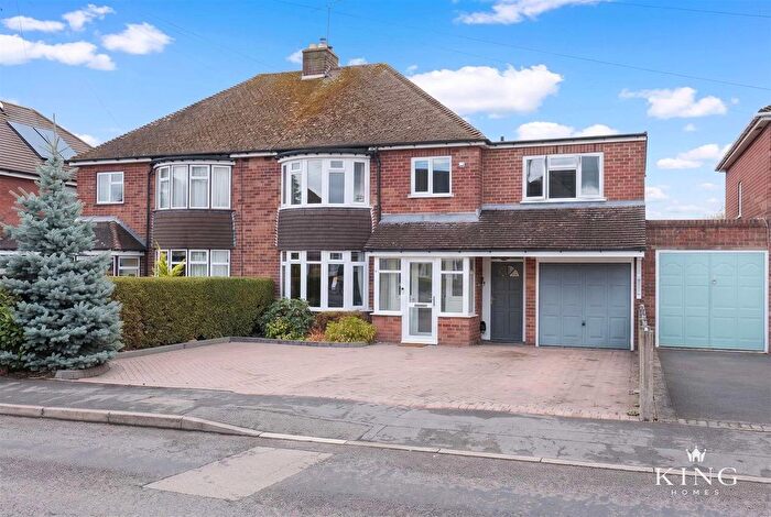 5 Bedroom Semi-Detached House For Sale In Highfield Road, Studley, B80