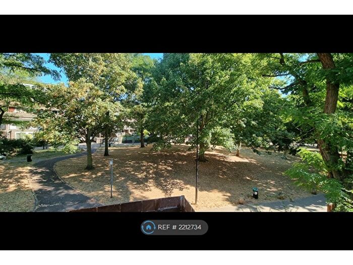 3 Bedroom Semi-Detached House To Rent In Girdlestone Walk, London, N19