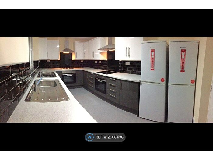 6 Bedroom Terraced House To Rent In Woodlands Road, Middlesbrough, TS1