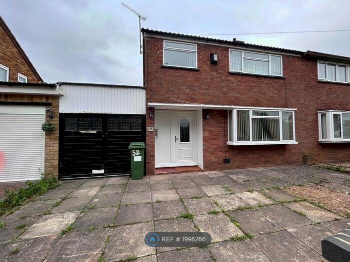 3 Bedroom Semi-Detached House To Rent In Chestnut Crescent, Bletchley, Milton Keynes, MK2