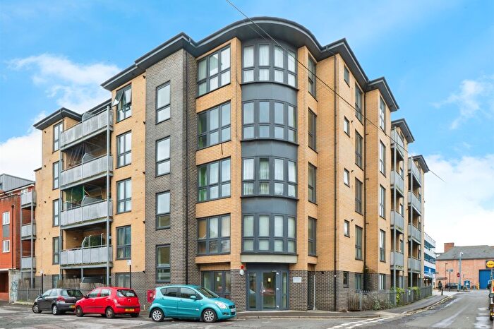 1 Bedroom Flat For Sale In Canal Walk, Southampton, SO14