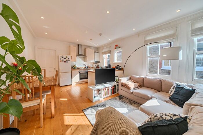 1 Bedroom Flat For Sale In Salford Road, Telford Park, London, SW2