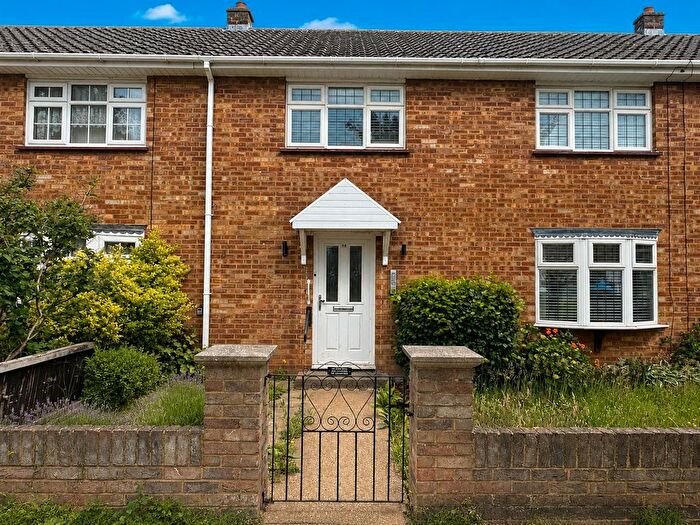 Studio To Rent In Longhouse Road, Grays, RM16