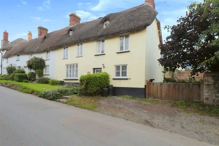 4 Bedroom Semi-Detached House For Sale In South Street, Sheepwash, EX21