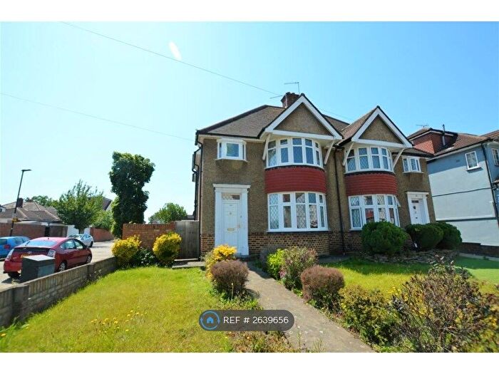 3 Bedroom Semi-Detached House To Rent In Heath Road, Hounslow, TW3