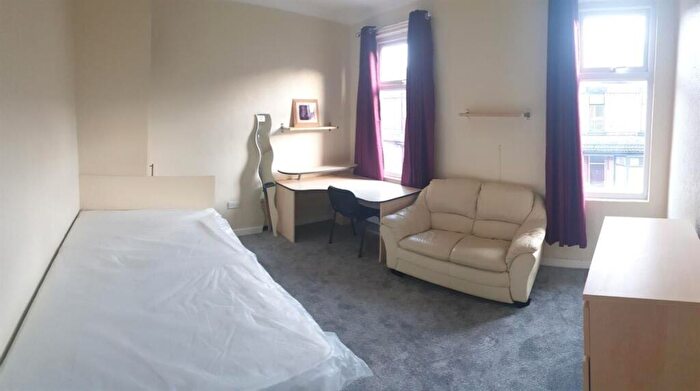 4 Bedroom House To Rent In Banff Road, Manchester, M14