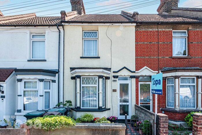 2 Bedroom Terraced House For Sale In Dover Road, Gravesend, DA11