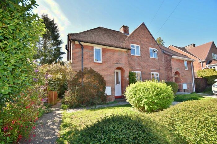 3 Bedroom Semi-Detached House To Rent In Stanmore, SO22
