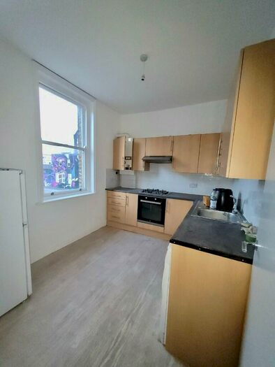 2 Bedroom Flat To Rent In Alexandra Street, Southend-On-Sea, Essex, SS1