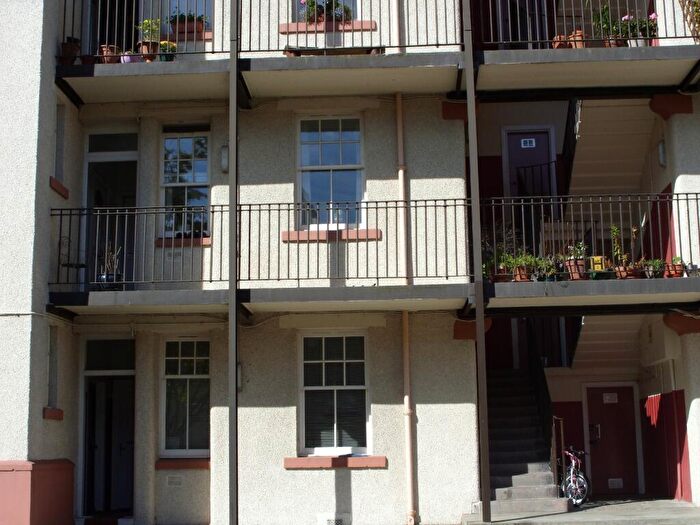 1 Bedroom Flat To Rent In Tron Square, Central, Edinburgh, EH1