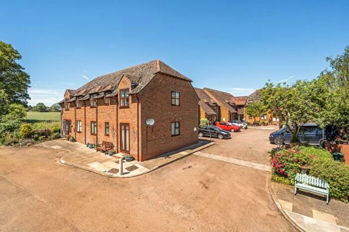 1 Bedroom Flat For Sale In Grove Court, Banbury, OX15